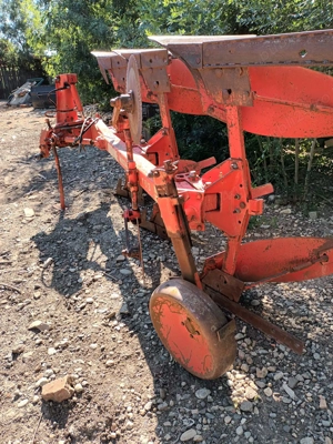 Vând plug Krone - imagine 3