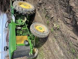 Vind tractor john deere de 35 cp - imagine 3