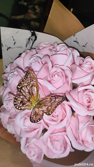 Buchet de 19 trandafiri din săpun parfumați 