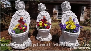 Statuetă copil cu ghiveci, alb marmorat, model S36. - imagine 5