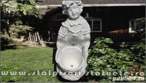 Statuetă copil cu ghiveci, alb marmorat, model S36. - imagine 2