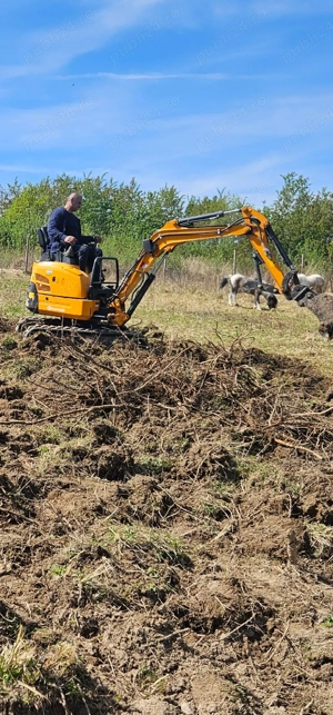 Inchiriez miniscavator 1.8 t