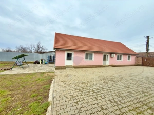 Casă cu 3 camere de vânzare în Pecica - imagine 5