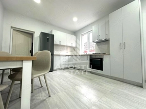 Apartament luminos cu 3 camere si curte comuna