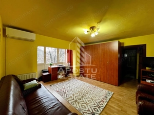 Apartament 3 camere, etaj 3, zona Aradului