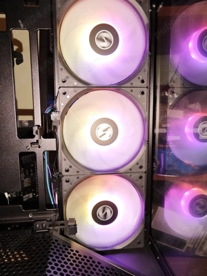 Set 4 x Ventilatoare Lian Li 12 x 12 cm ARGB