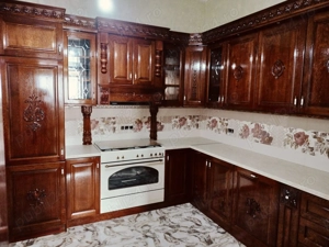 Mobila de bucătărie sculptată unicat 