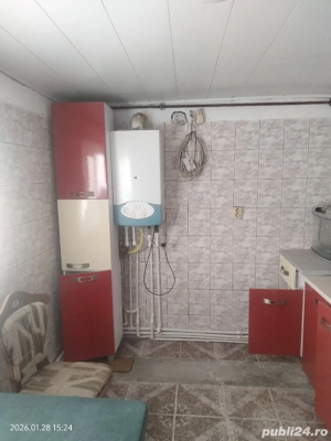 vind casă bătrânească renovabilă 3 camere  ,apă ,curent ,gaze, centrală gaz   - imagine 4
