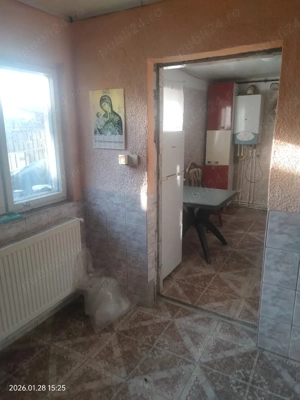 vind casă bătrânească renovabilă 3 camere  ,apă ,curent ,gaze, centrală gaz   - imagine 3
