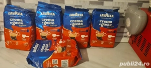 Vand cafea  boabe Lavazza  1 kg la 80.lei 