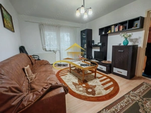 Inchiriez apartament 3 camere semidecomandate, etaj 1, zona Narcisa