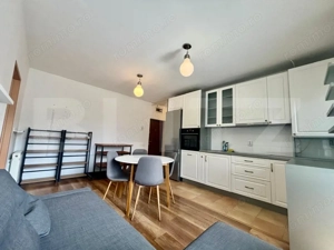 Apartament de 3 camere, parcare, 55 mp, etaj intermediar, zona Tăuți