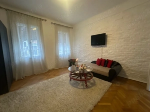 Apartament la casa 2 camere Zona Balcescu - spatios si renovat 