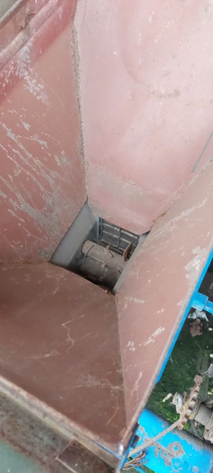 Vând semănătoare porumb 