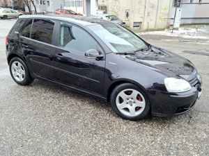 Wolkswagen Golf 5 Diesel 1.9 TDi,105 CP.  Este in stare perfect estetic cat si tehnic,fara erori in 