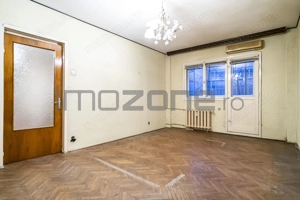 1 Mai nr. 29, 3 camere, 4/10, bloc stradal, c-tie 1980, bucatarie mare, 2 bai