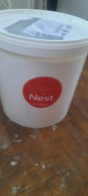 Vând o galeata de lapte cu colostru miei.