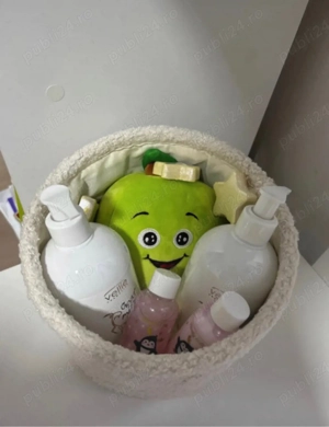 cos cadou cu produse cosmetice si un plus