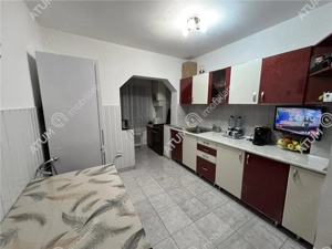 Apartament cu 2 camere decomandate si pivnita zona Terezian din Sibiu - imagine 5