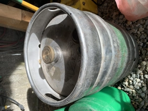 Vand butoaie de bere 50 litrii