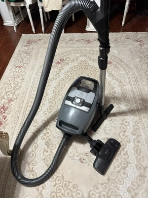 Aspirator Miele CX1 model nou fara sac