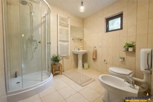 FILM! Rezidenta pe apreciabile conditii, in statiunea Sugas Bai, Covasna - imagine 7