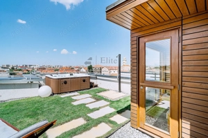 Penthouse de lux 530 mp ultracentral in Oradea - imagine 57