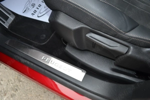 Peugeot 3008 Plug-In Hybrid 225 e-EAT8 GT - imagine 11