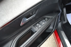 Peugeot 3008 Plug-In Hybrid 225 e-EAT8 GT - imagine 7