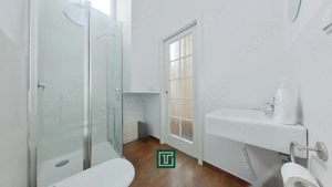 Apartament cu personalitate cu 2 camere cu terasă în centrul Aradului - imagine 8