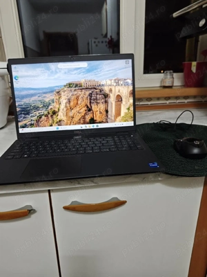 Laptop Dell Latitude 3520   Intel i5 Gen 11 | SSD 250GB | Pachet Complet (Geantă + Mouse) 