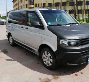 Ofer servicii de transport pentru grupuri restrânse de opt persoane.