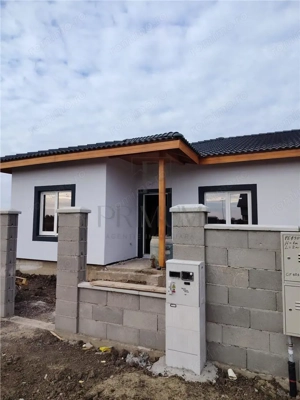 Duplex personalizare interioara - zona linistita - iuminat stradal