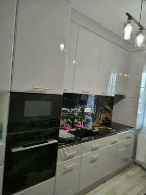 Bucătării la comanda 