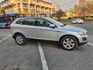 Volvo XC60 D5 185CP AWD - imagine 4