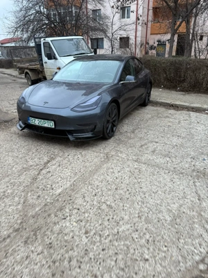 vand Tesla - imagine 2