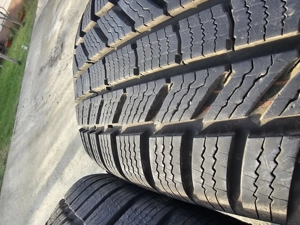 2 cauciucuri iarna Continental 215/65 R17