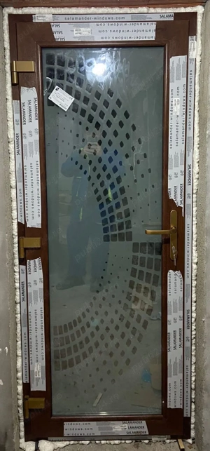 Uși și ferestre PVC la comandă   calitate garantată IOREV COM