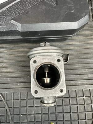 Vand EGR e60,e61. - imagine 3