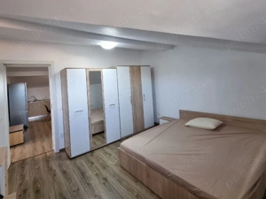 Se Închiriază Apartament cu doua camere,Mansarda,Strada Magrini Căramidari Târgoviște  - imagine 2