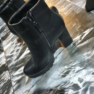 Ghete pana la glezna,  de piele 