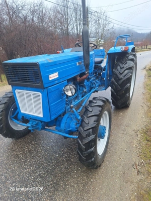 Tractor Universal 550 DT, cutie de viteze cu  2 manete, 3 trepte pe reductor - imagine 3