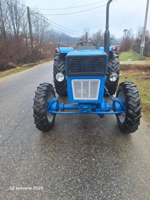 Tractor Universal 550 DT, cutie de viteze cu  2 manete, 3 trepte pe reductor - imagine 6