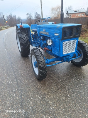 Tractor Universal 550 DT, cutie de viteze cu  2 manete, 3 trepte pe reductor - imagine 4