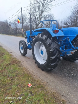 Tractor Universal 550 DT, cutie de viteze cu  2 manete, 3 trepte pe reductor - imagine 5