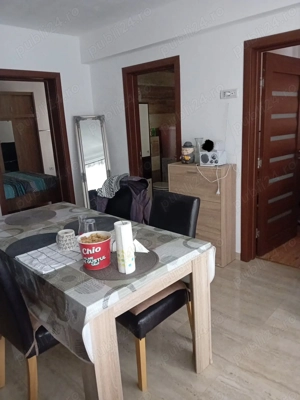 Vând apartament 2 camere, zona Confecții + loc parcare - imagine 2