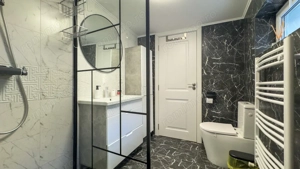 Casa cu 3 Apartamente - Zona Sagului(Shopping City) - 0% COMISION  - imagine 16