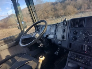 Autocamion stupină 