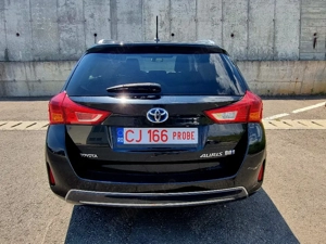 Toyota auris hibrid - imagine 4
