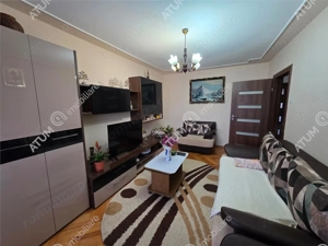 Apartament cu 3 camere decomandate 2 balcoane zona Terezian Sibiu - imagine 2
